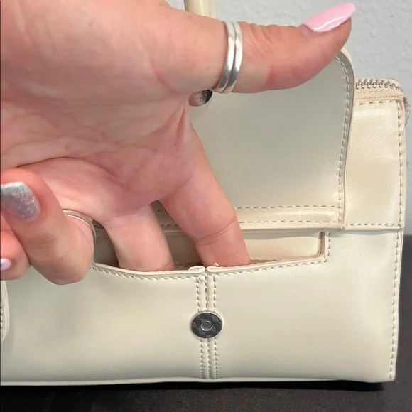 Rachel Zoe | Ivory Shoulder Bag w/ Boot Scarf - Picture 6 of 14